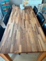 Esszimmertisch mit sechs Stühlen massiv Nussbaum 220/90/75cm