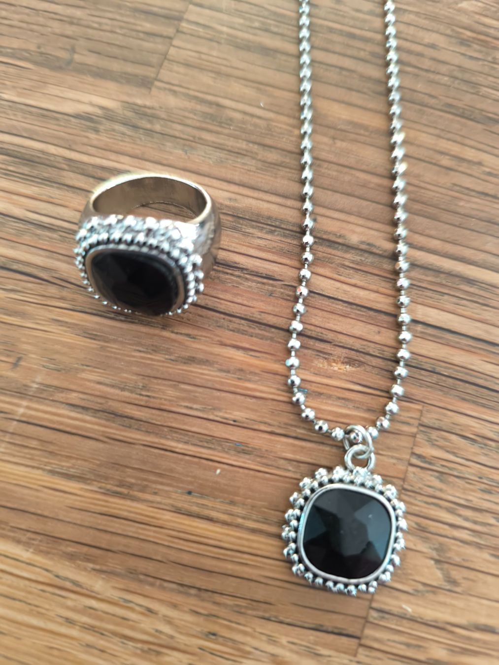 Autres bijoux: Modeschmuck Ring Gr. 52 + Kette – D'occasion à Gebenstorf par Genx74