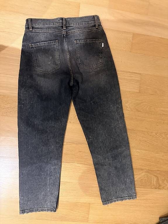 Jeans: Jeans noir-gris Kookai T36 – Usato da Chardonne venduto da any_yq5q 2