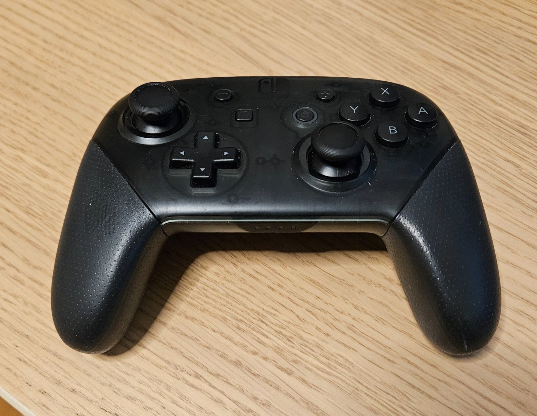 Nintendo Manettes: Manette Switch pro noire en bon état – D'occasion à Pully par Hookkingdom68