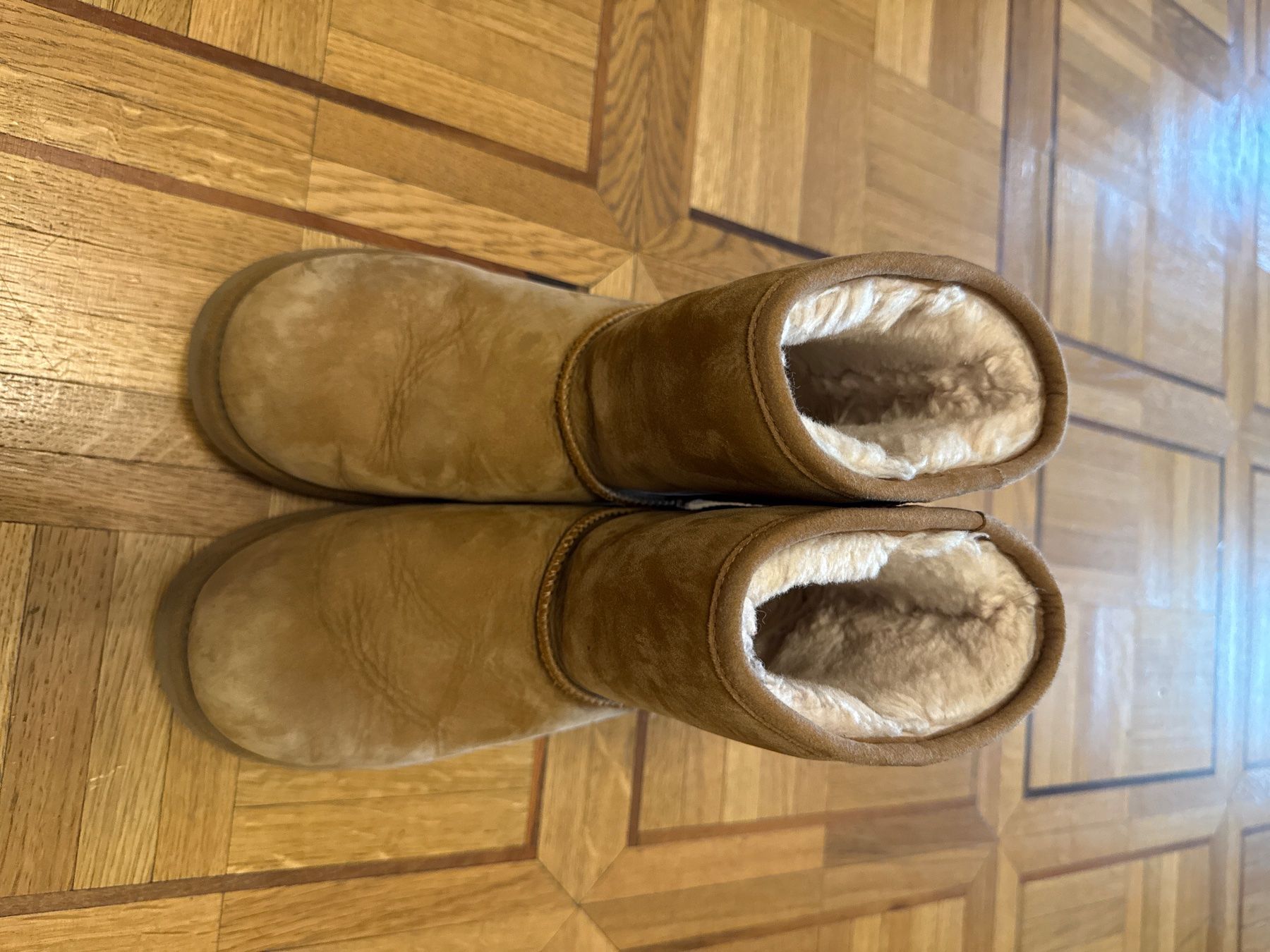 Ugg Chaussures garçon: Uggs winter boots size 35 – D'occasion à Genève par hai_2rp8 1