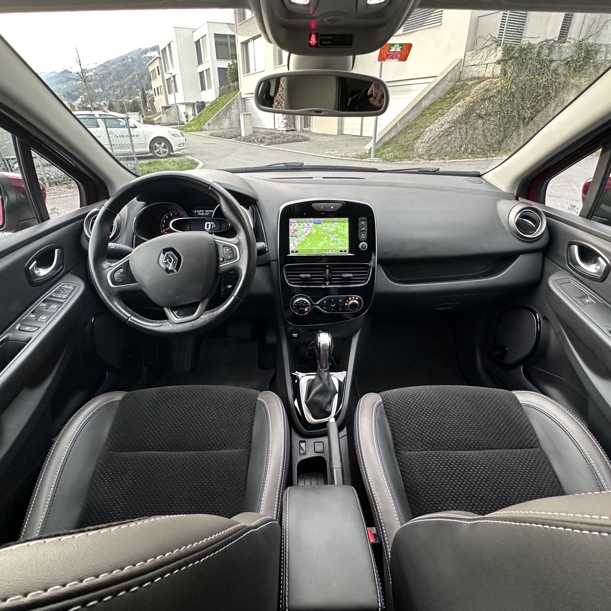 Renault Autos: Renault Clio 1.2 120 EDC Automat – Gebraucht aus Balgach von M369 2