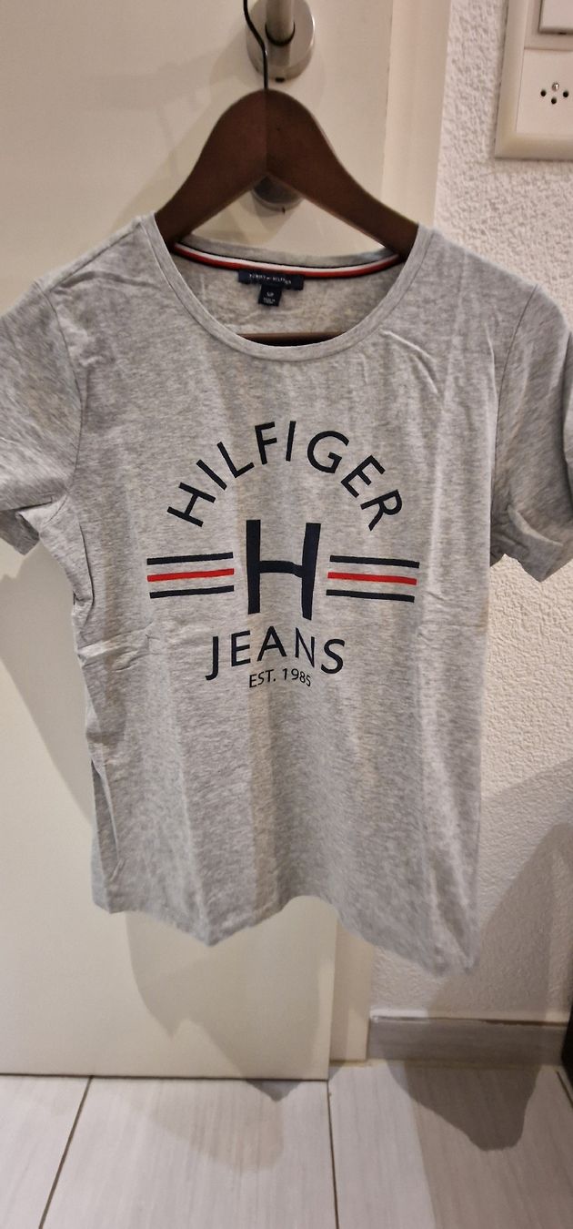 Tommy Hilfiger Lotti di vestiti: Tommy Hilfiger – Nuovo (secondo la descrizione) da Oftringen venduto da bin_2wk8 4