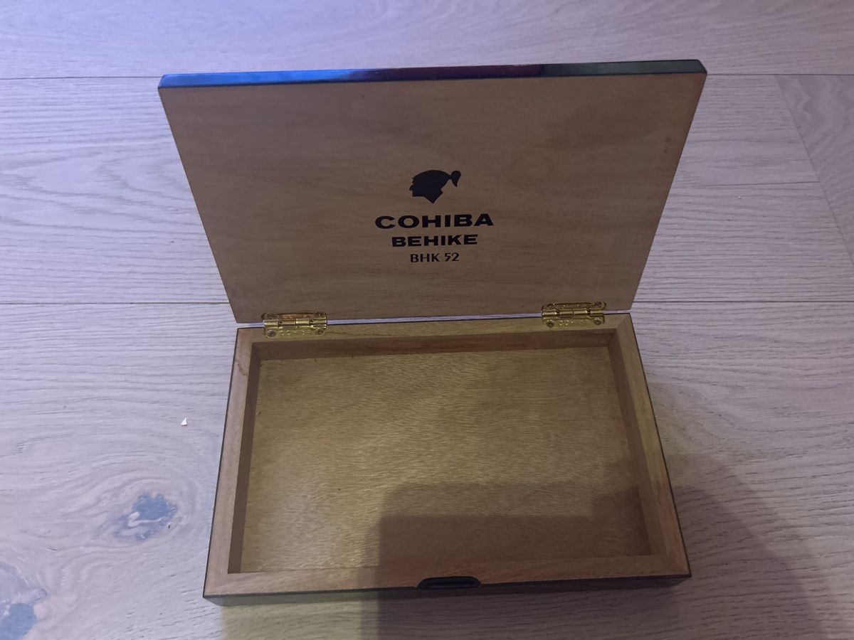 Cohiba Humidor per sigari: Zigarrenbox Cohiba Behike 52 – Usato da Geroldswil venduto da Gfacchinetti 1