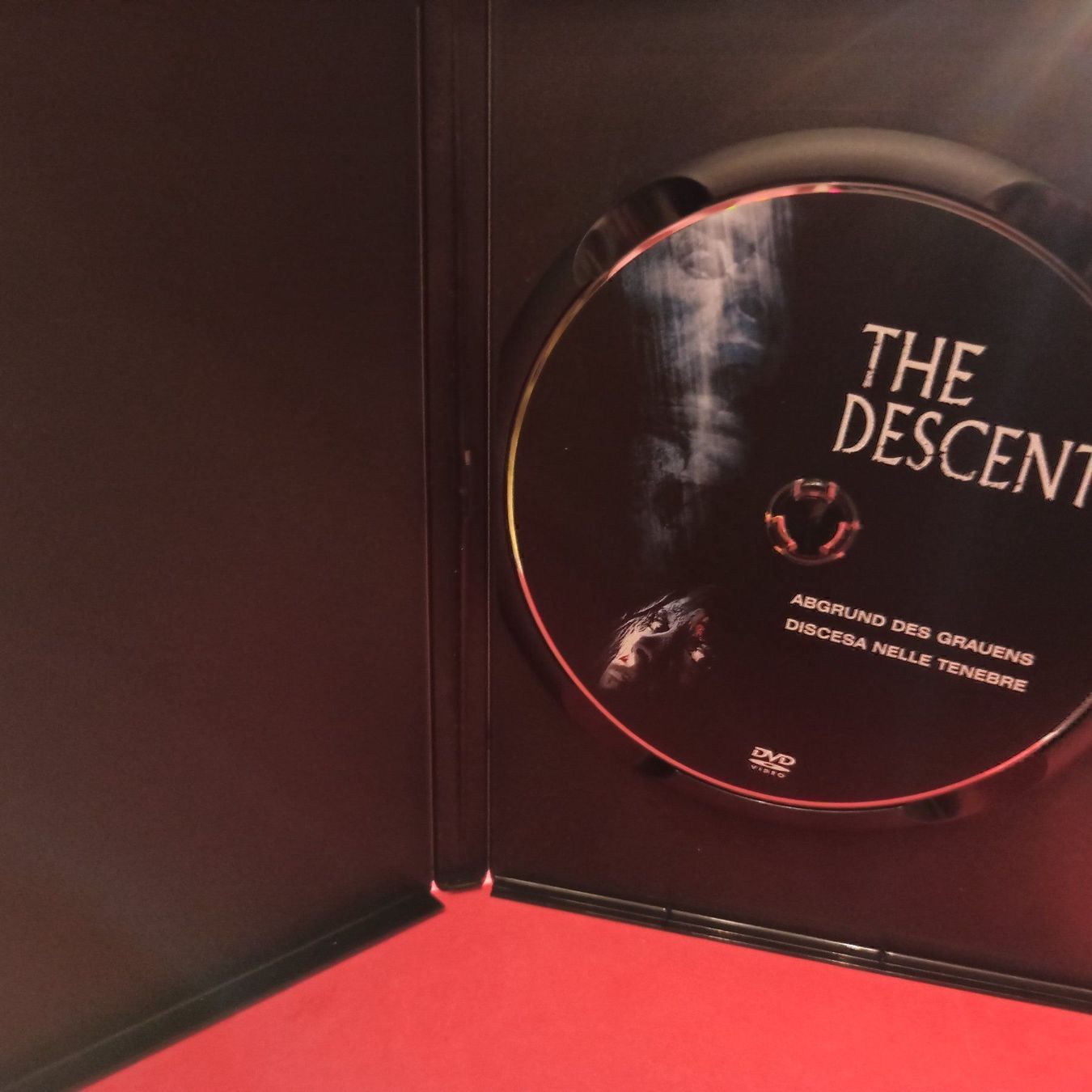 Tutti i DVDs: The Descent - Abgrund des Grauens – Usato da Dübendorf venduto da kb86_MOVIE 3