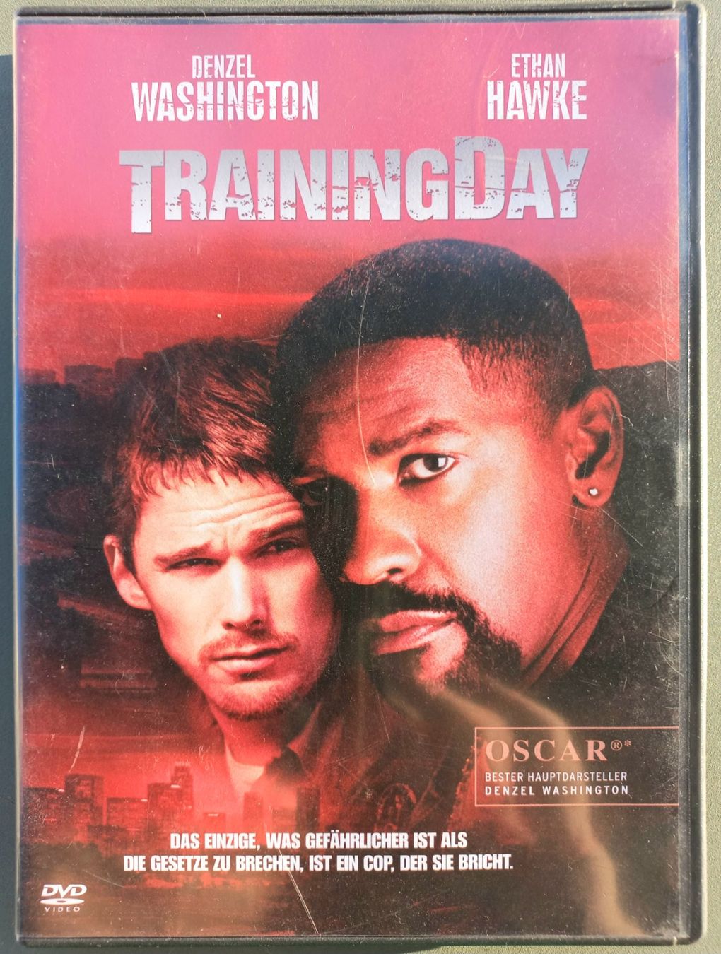 Alle DVDs: DVD D/E - Training Day – Gebraucht aus Niederuzwil von lubimaja