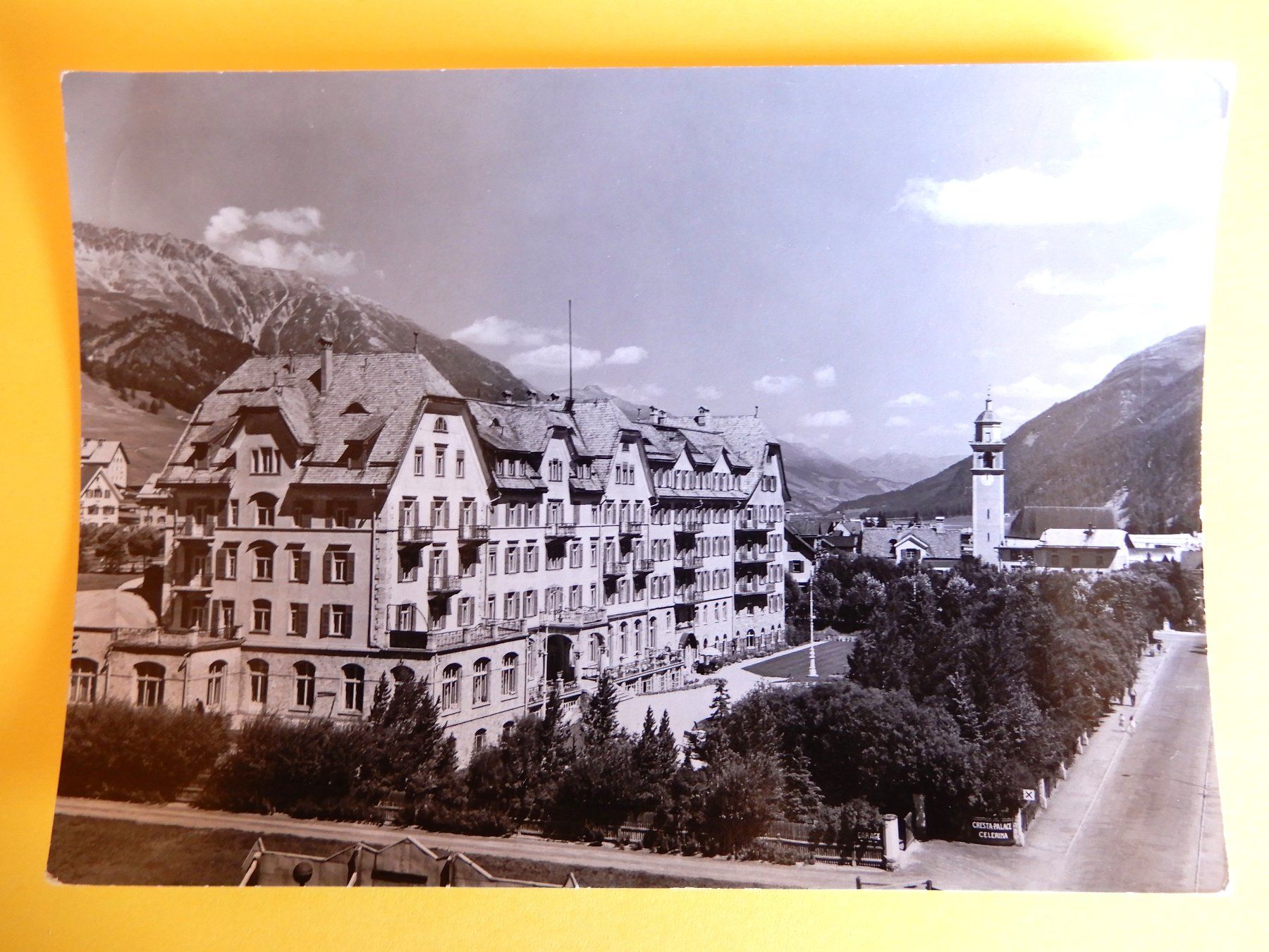 Cartoline postali: Alte Ansichtskarte Hotel Cresta Palace Celerina belebt – Usato da Senèdes venduto da Framboise52