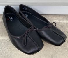 Superbes ballerines 100%cuir CLARKS classique n.39.5