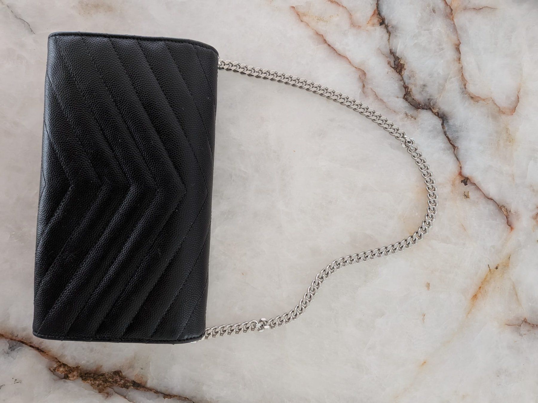 Saint Laurent Borse da donna: Yves Saint Laurent Monogram Chain Wallet Schwarz – Usato da Bergdietikon venduto da Lindor12 3