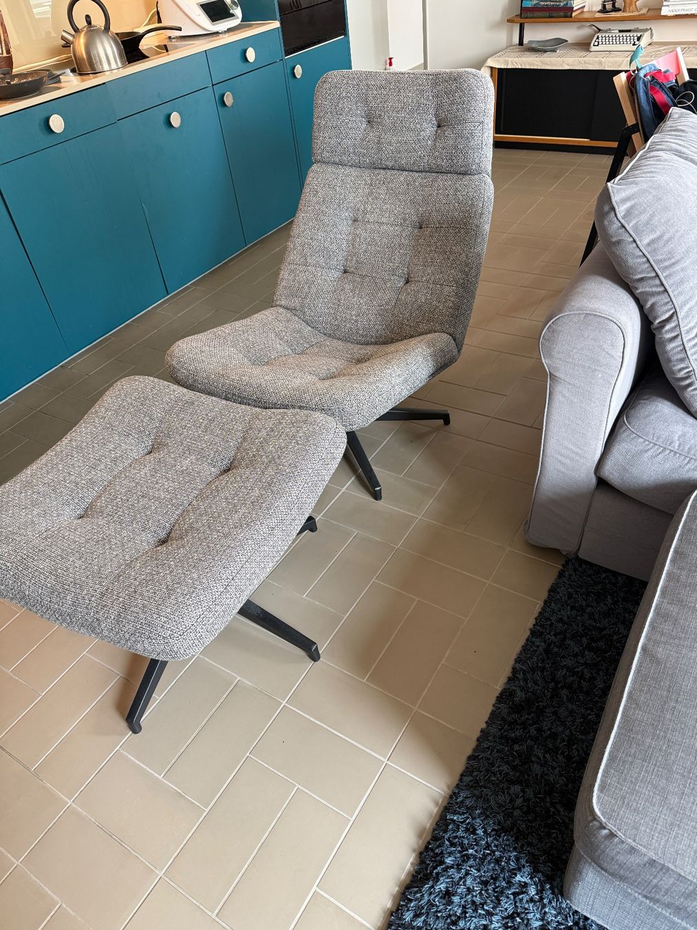 Ikea Poltrone: HAVBERG Sessel mit Hocker – Usato da Schlieren venduto da lui_9sdn 2