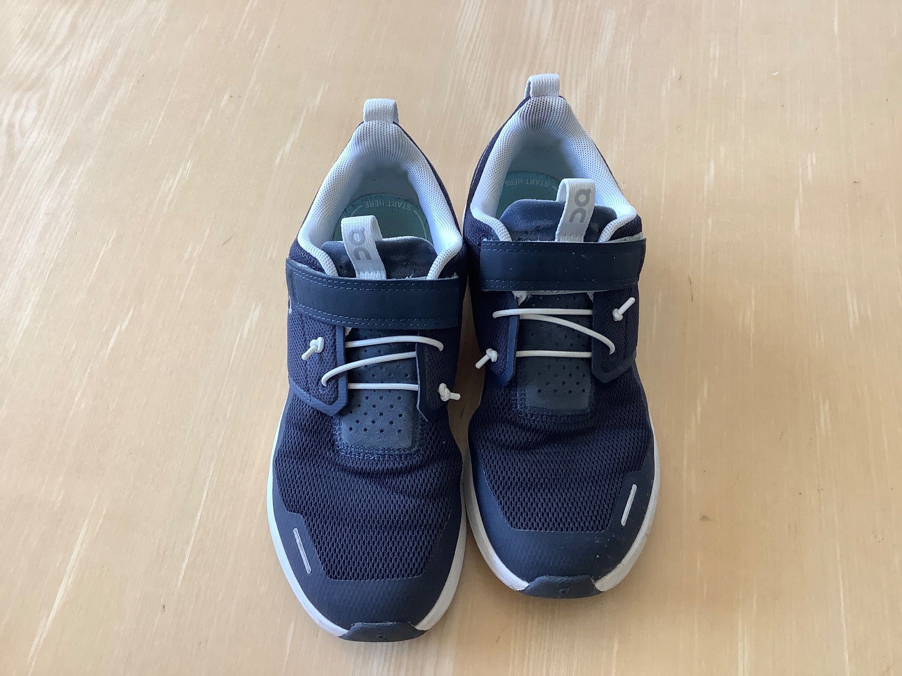 On Scarpe da uomo: On Schuhe Kinder – Usato da Uznach venduto da manulas 1