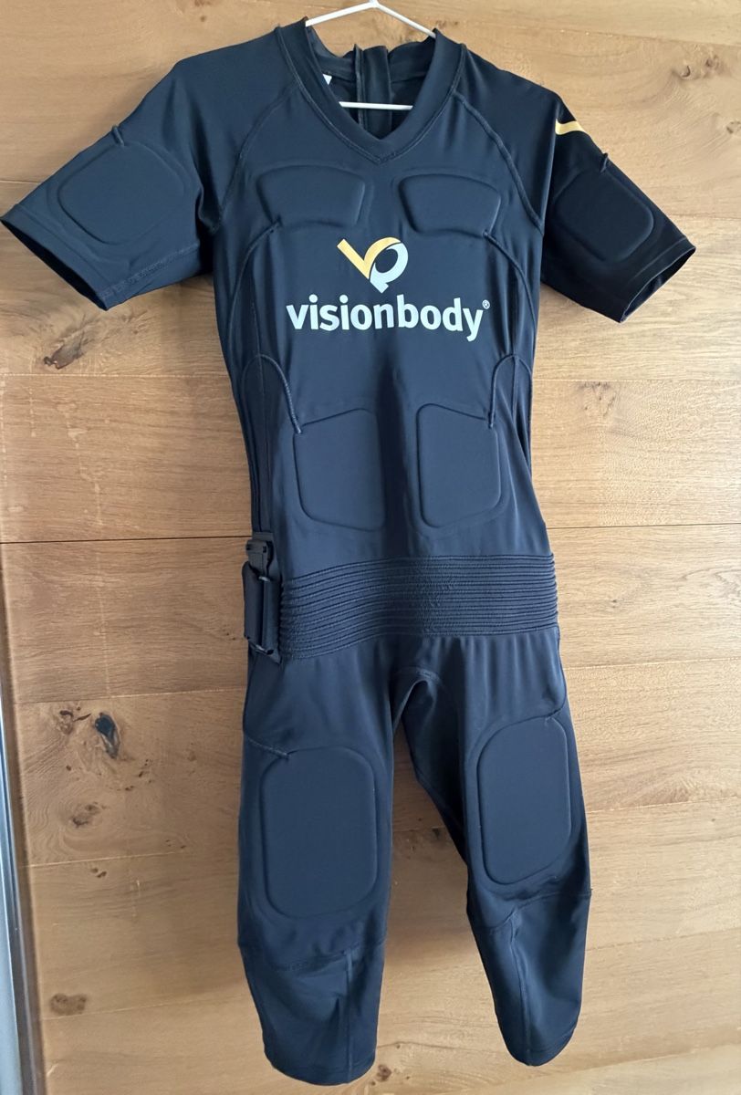 Lotti di vestiti: Visionbody EMS komplett mit Power- Box & Rucksack – Nuovo (secondo la descrizione) da Murten venduto da anime001 1