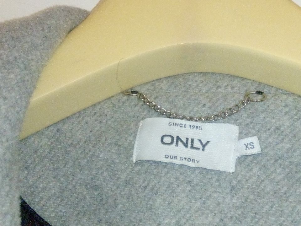 H&M Mäntel: 2 schöne Herbst/Wintermäntel – Gebraucht aus Zürich von Mitzi6 2