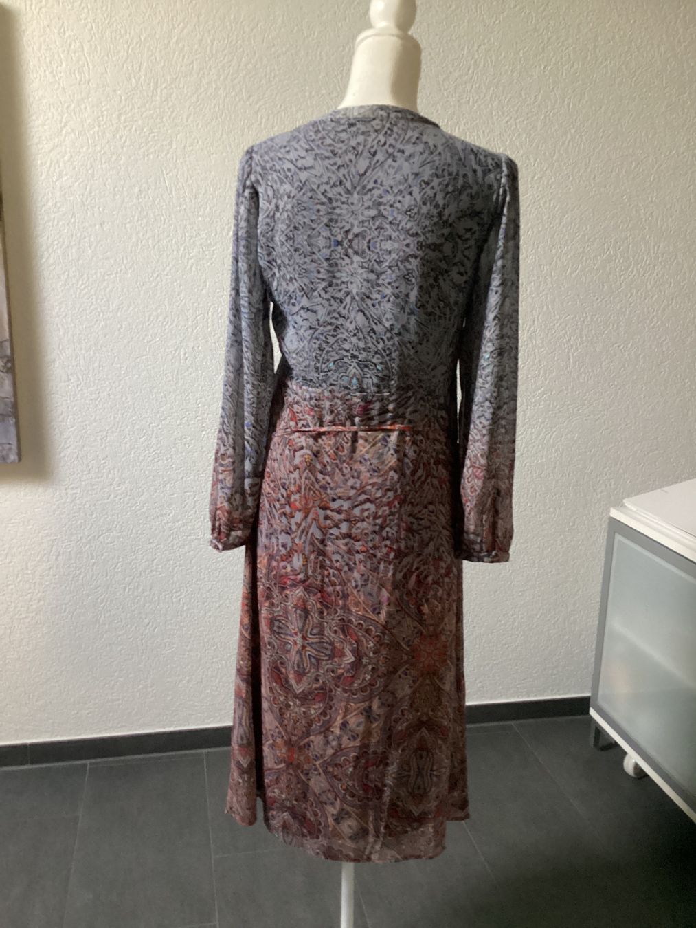 Esprit Kleider: edc Esprit Kleid mit Unterrock und Bindegürtel Gr. 36 – Gebraucht aus Homberg b. Thun von Homata 4