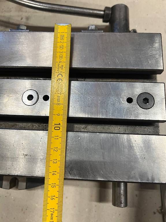 Altro per industria metallurgica: Schlitten Werkzeugmaschine – Usato da Brunnen venduto da san_9qlb 3