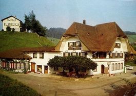 EMMENMATT i.E. Gasthof und Metzgerei, Auto, Tanksäule