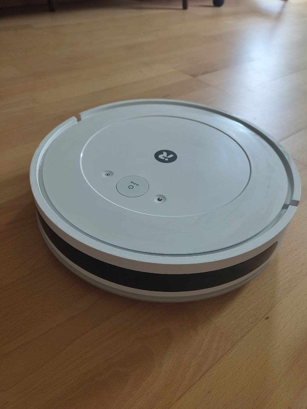 Irobot Staubsauger & Zubehör: Saug- und Wischrobozer Roomba Combo Essential – Gebraucht aus Riehen von Kikerikirk