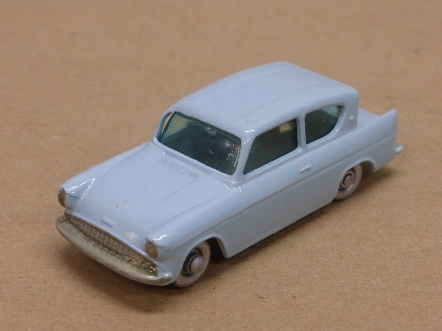Matchbox Modellini d'auto: Matchbox Ford Anglia hellblau Modellauto – Usato da Gempen venduto da Smokie72