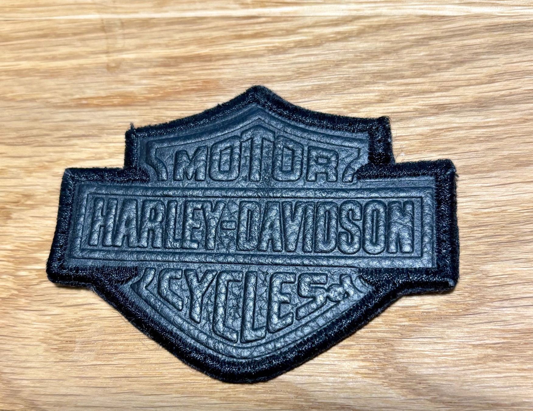 Harley-Davidson Toppe: Ecusson Harley-Davidson – Usato da Losone venduto da courrier 4