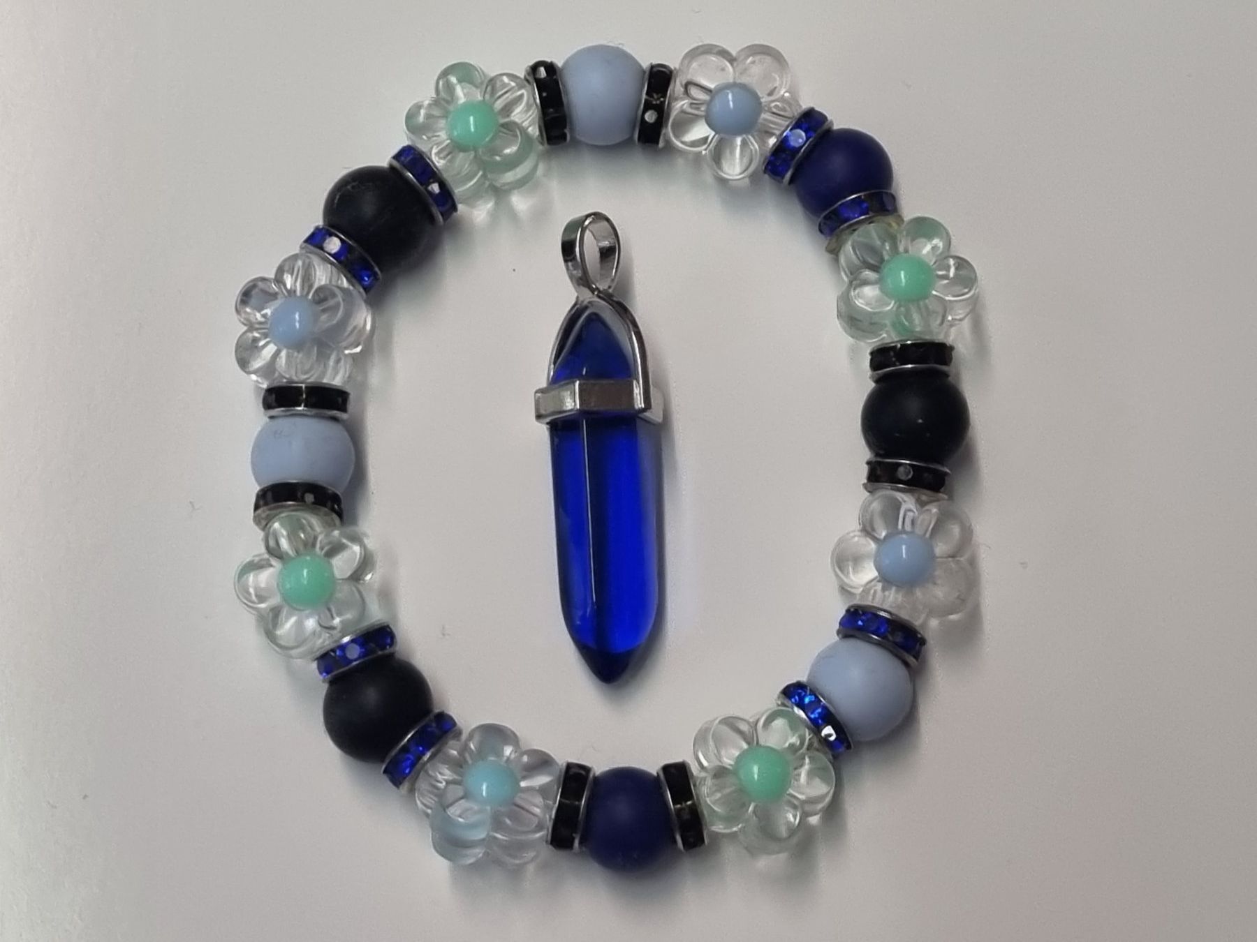 Bracciali & Braccialetti: Armkette mit Anhänger – Usato da Schönenwerd venduto da Chez_Mimi 1