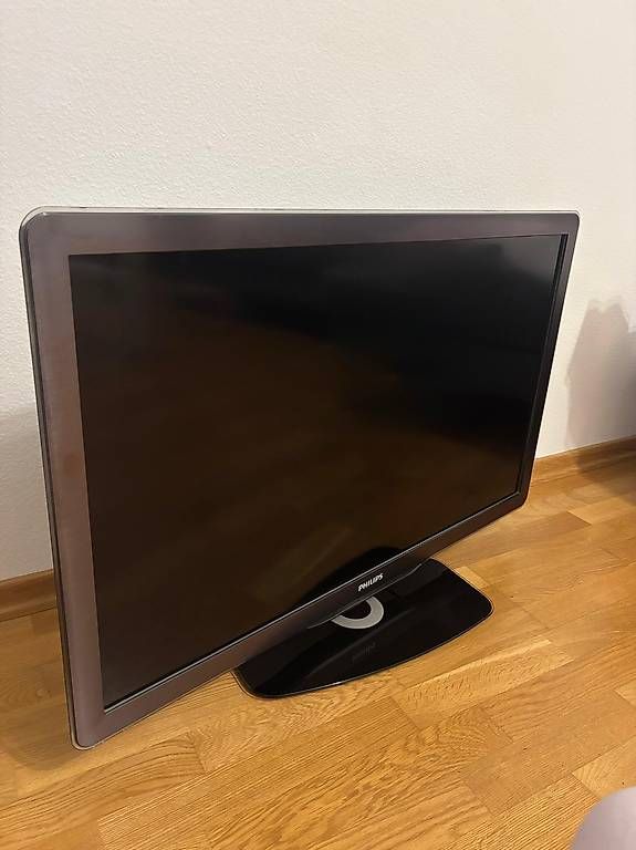 Televisori: Philips Fernseher mit Ambilight – Usato da Kloten venduto da sil_k82b 2
