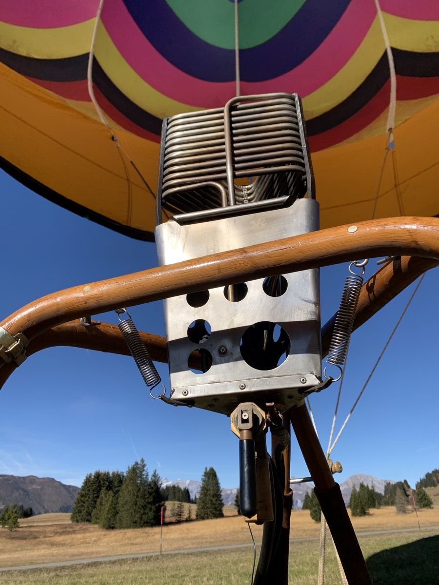Sport dell'aria & Aquiloni: Ballon complete with basket and burner, needs maintenance – Usato da Lenzerheide/Lai venduto da Lycoming-O 2