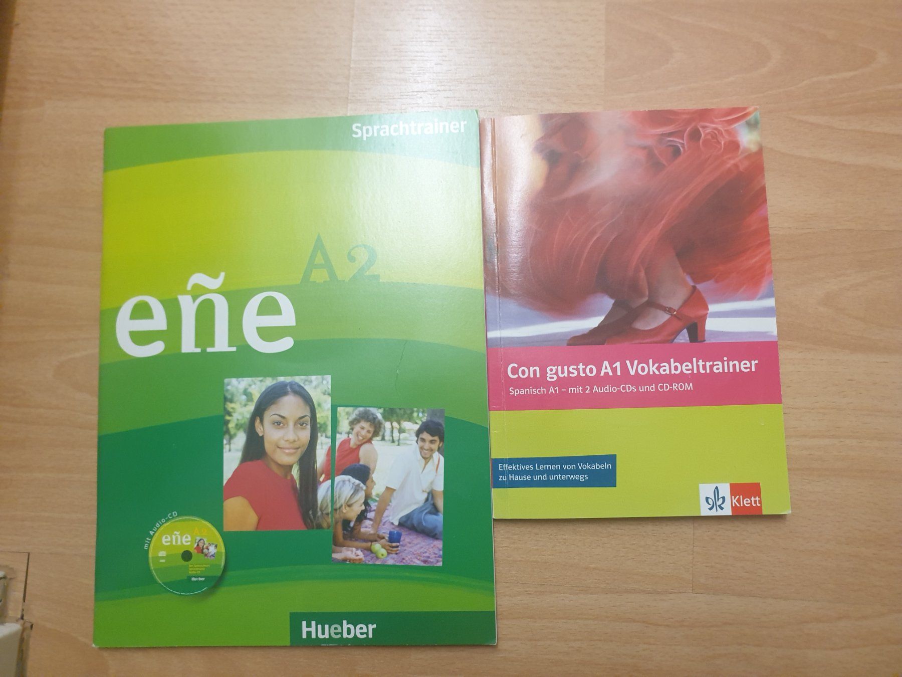 Libri: Spanisch A1, A2 Lernpaket, Ukraine Spende – Nuovo (secondo la descrizione) da St. Gallen venduto da makarool 1