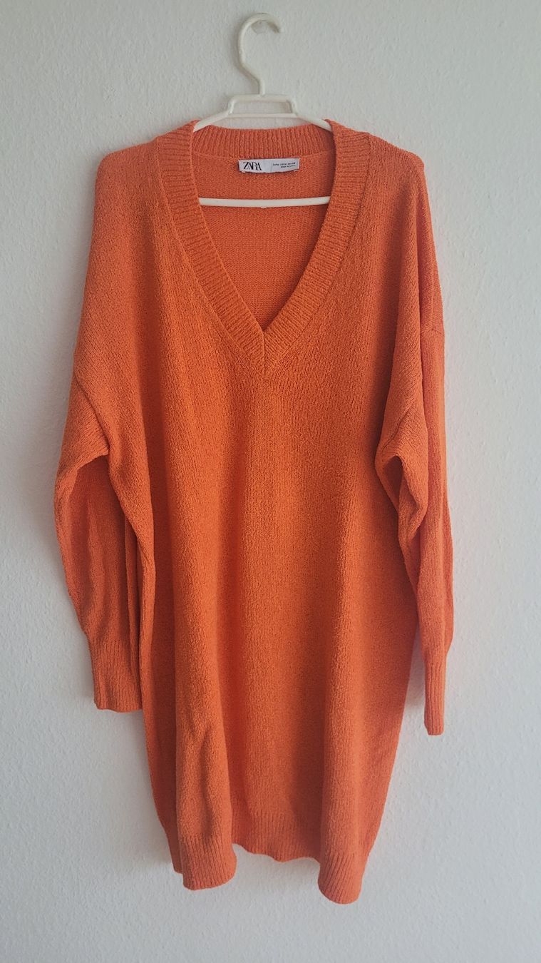 Vestiti: Langes orangefarbenes Pullover-Kleid, ungetragen. – Nuovo (secondo la descrizione) da Schöfflisdorf venduto da CrRG21 2
