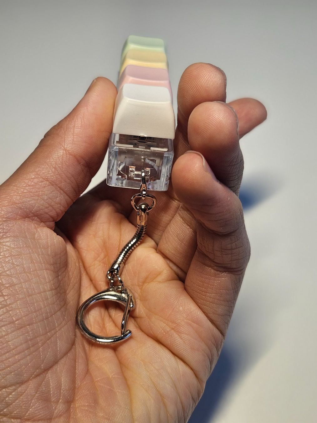 Schlüsselanhänger & - bänder: Porte-clés clavier colorées antistress – Neu und originalverpackt aus Genève von rom_f6n7 1