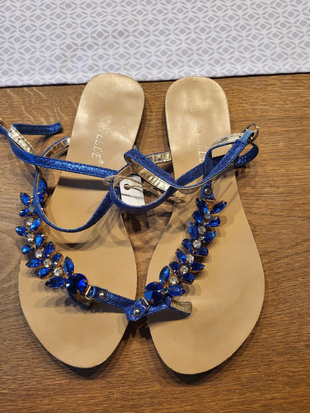 Scarpe da donna: Sandales taille 36 – Usato da Ecuvillens venduto da loloall