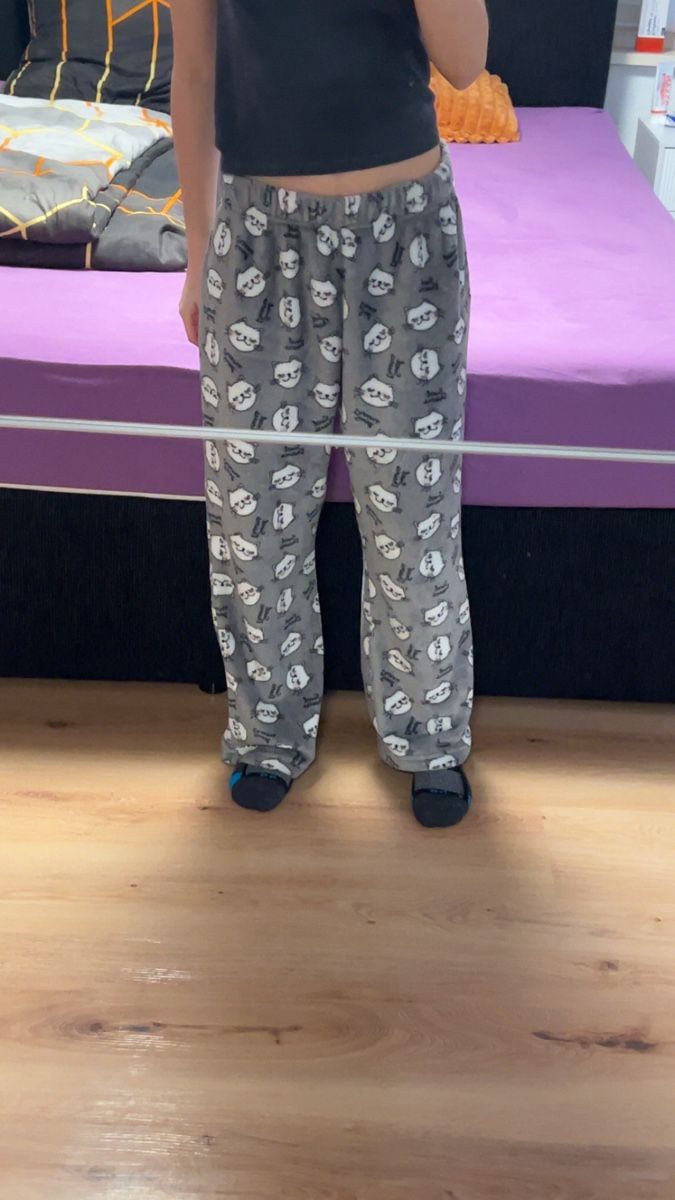 Negligees & Pigiami: grey pyjama pants with cats – Nuovo (secondo la descrizione) da St. Margrethen SG venduto da swiss_secondhand 2