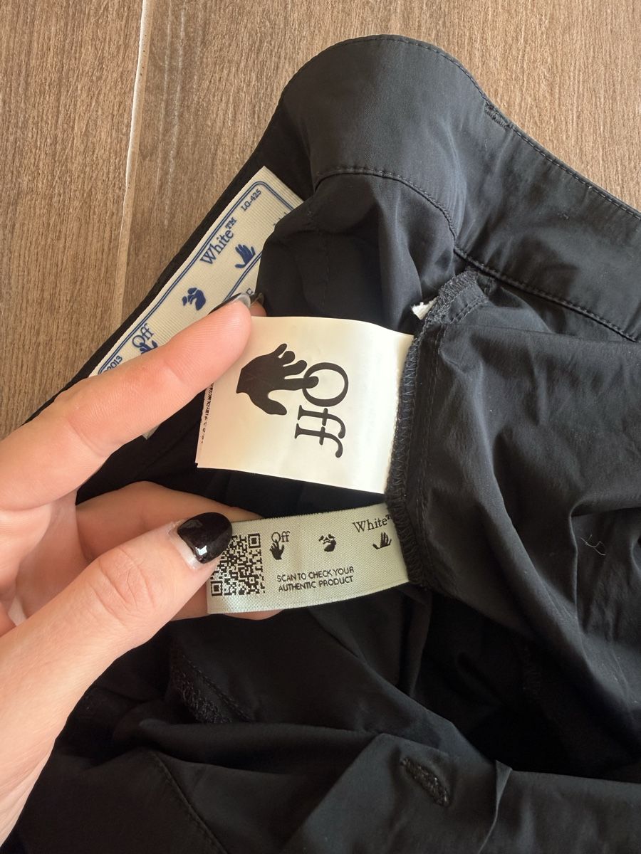 Off-White Pantaloni: Off-White Athleisure Black Pants, Size S, Great Condition! – Usato da Zürich venduto da Bellinka23 5