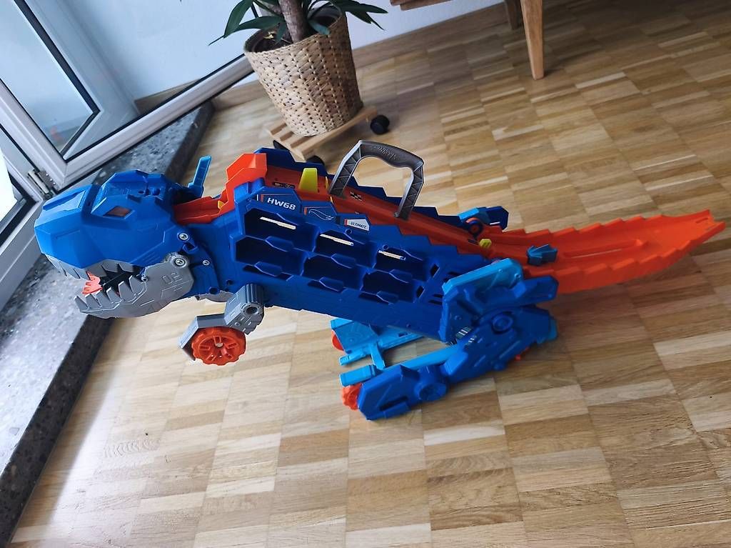 Spielzeuge: Hot Wheels T-Rex Transporter  – Gebraucht aus Bern von jblanchard