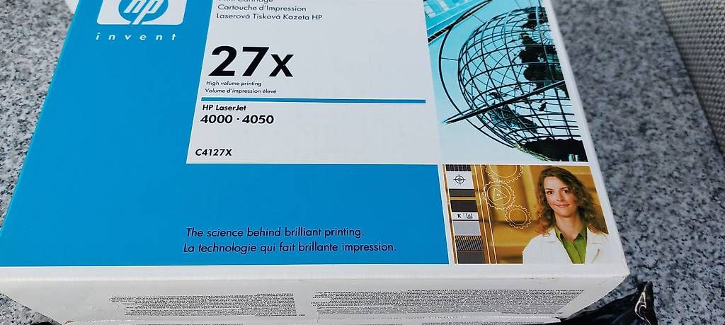 Hewlett Packard Cartouches & Toner: Toner HP 27X – Neuf avec emballage d'origine à Samstagern par Bladetigi