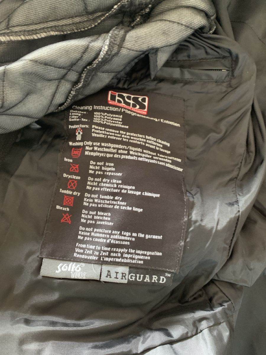 Lotti di vestiti: Damen Motorradbekleidung – Usato da Erlinsbach SO venduto da RouvenEv0 1