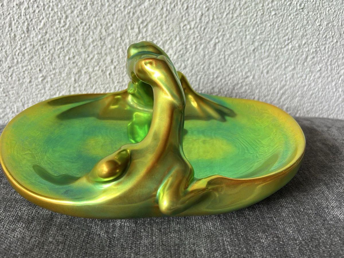 Zsolnay Tutte le decorazioni: Zsolnay "Eosin" Tablett - Top 🔝 – Usato da Hofstetten SO venduto da Treasurefinds