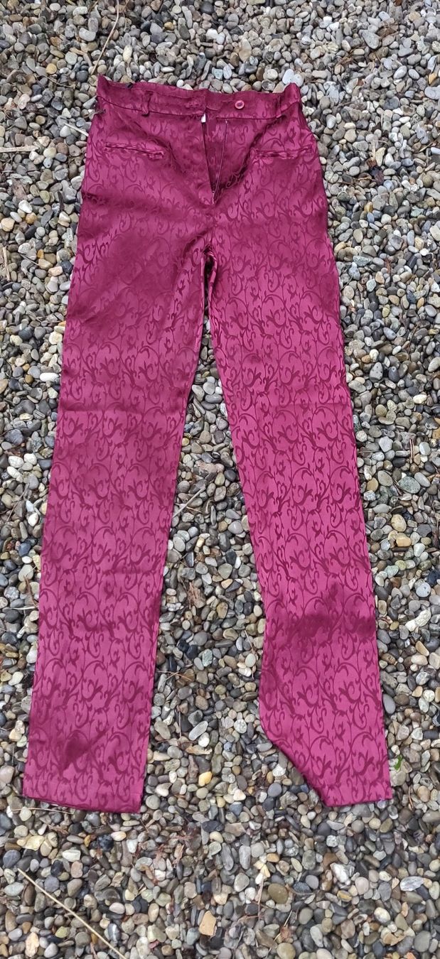 Pantaloni: Stretch Hose Bordeauxrot Gr. 34/36 – Usato da Ins venduto da josiny