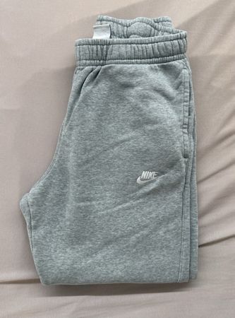 Jogging Nike gris taille M bon état