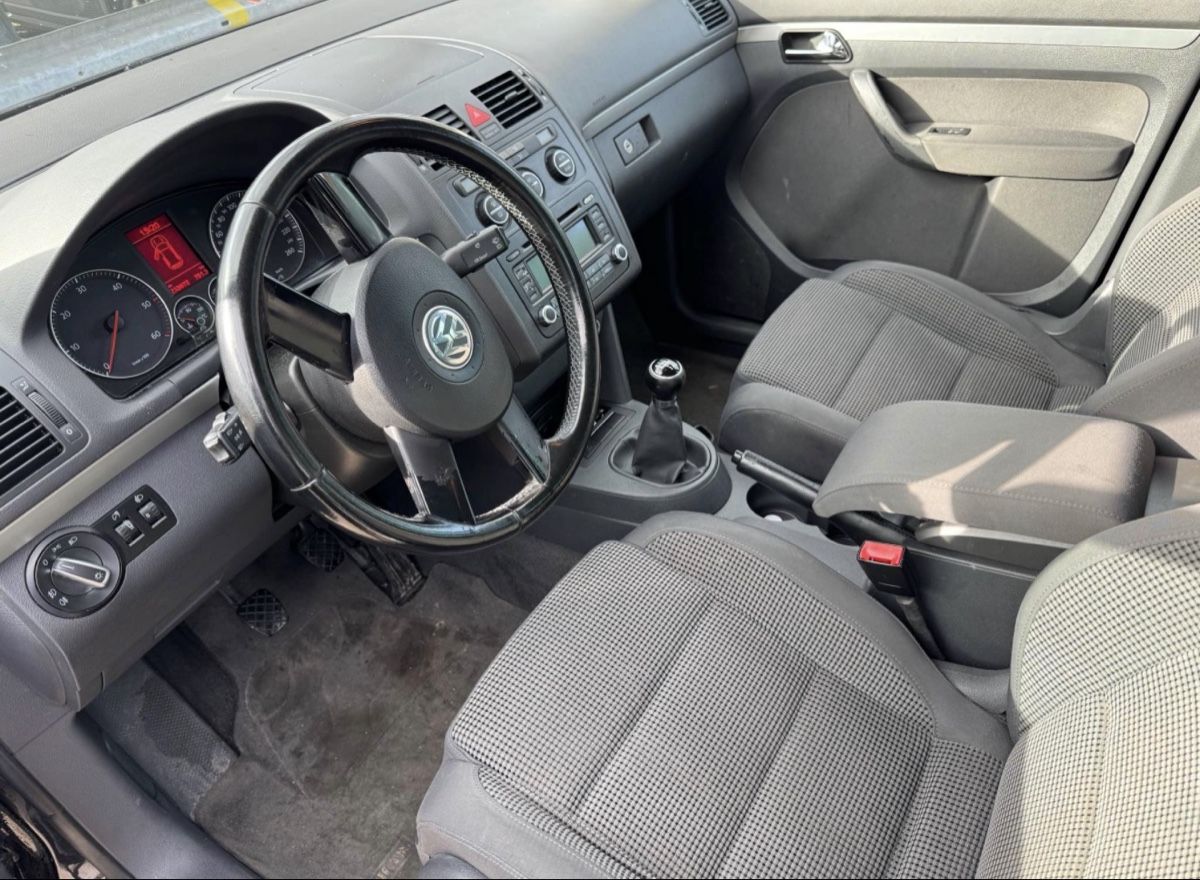 VW Automobili: VW Touran 2.0TDI – Usato da Bern venduto da Hallo4321 4