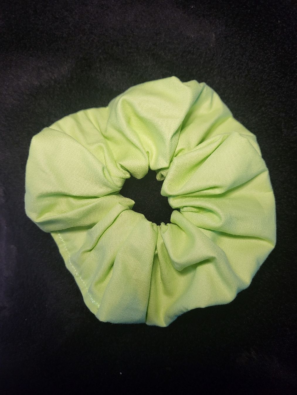 Accessori per capelli: Scrunchie / Grün / Handgenäht  – Nuovo e nell'imballaggio originale da Lömmenschwil venduto da S4BR1N4