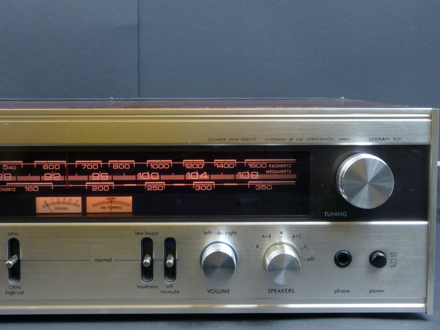 Luxman Receiver: Luxman R-820 Solid State Stereo Receiver/Amplifier. Legende! – Gebraucht aus Rheineck von mur.man 3