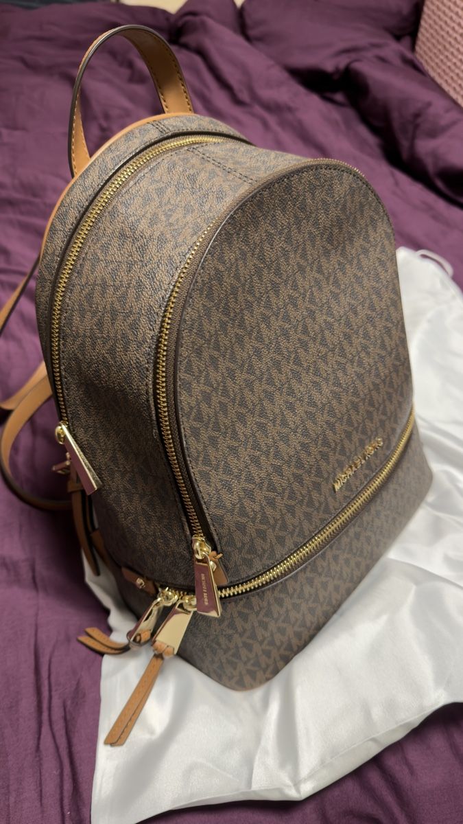 Michael Kors Zaini: Michael Kors Rucksack wie neu – Usato da Buchrain venduto da electrify87 1