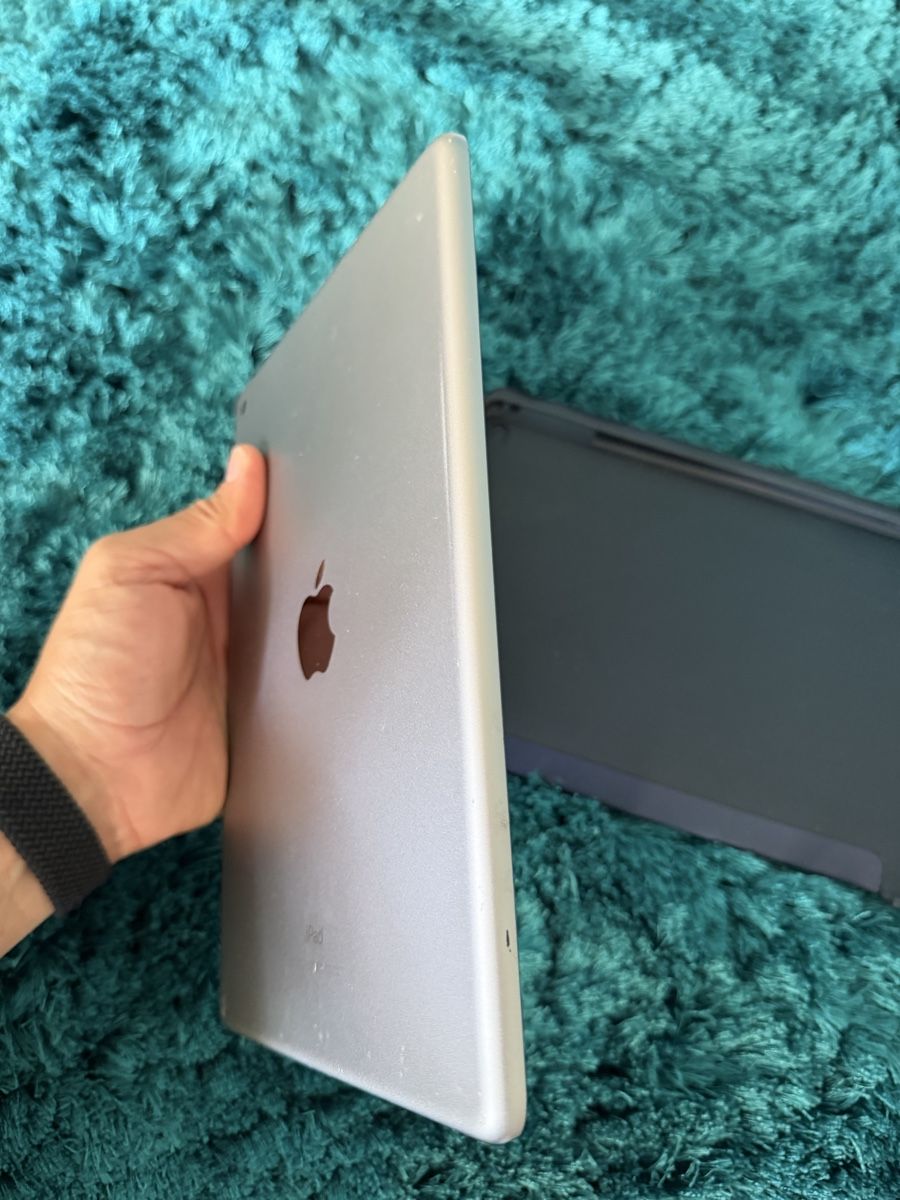 Apple Tablet PC: iPad 6. Generation Top Zustand mit Hülle – Gebraucht aus Orpund von Elchoco_Orpund 4