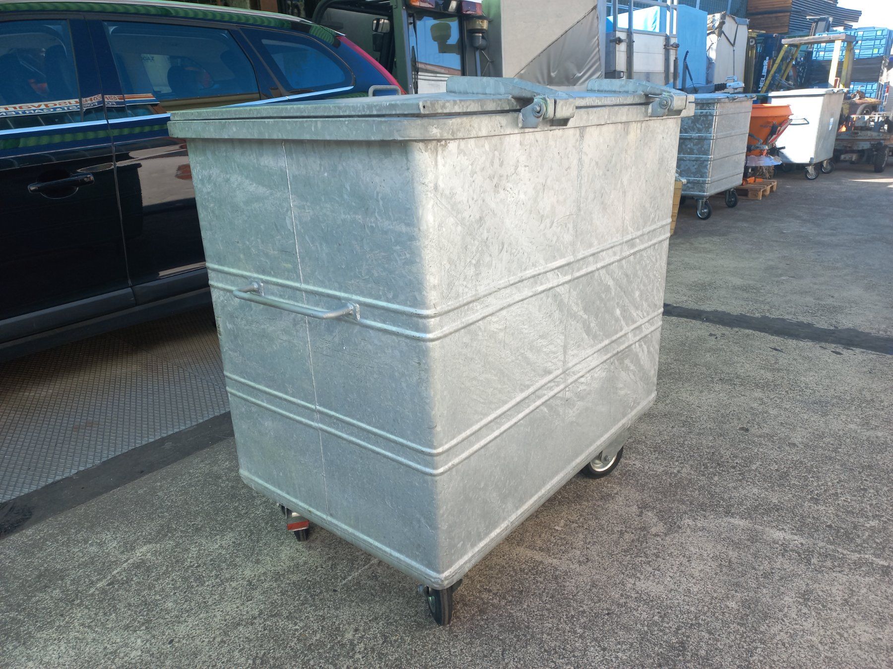 Autres articles bureau & commerces: Abfallcontainer Kehrichtcontainer Müllcontainer Container 3 – D'occasion à DULLIKEN par Lerchclassicdulliken 2