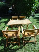 Holzgartensessel und Tisch alles praktisch klappbar