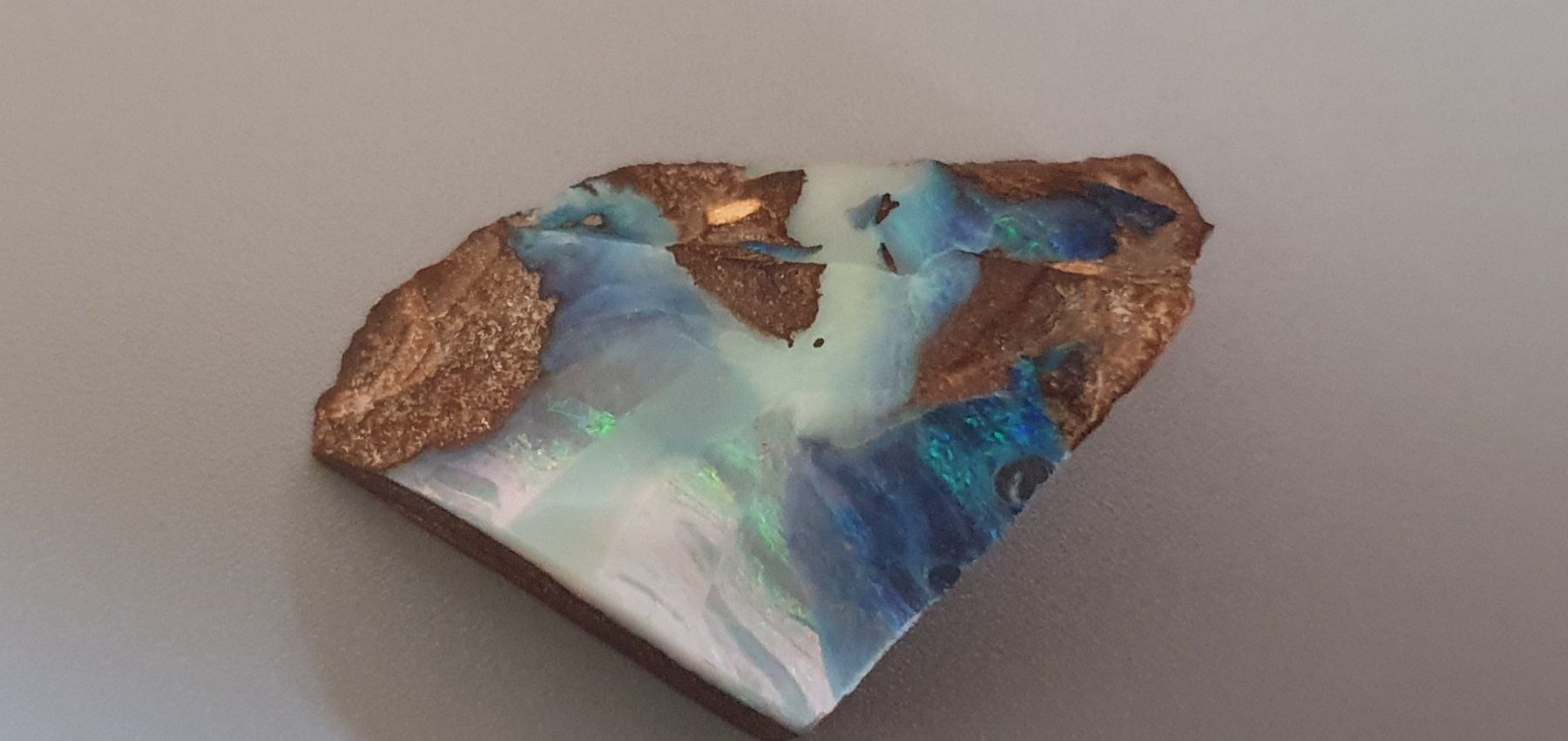 Pierres & tuiles: Schöner Boulder Opal – D'occasion à Flawil par Pinkmalibu
