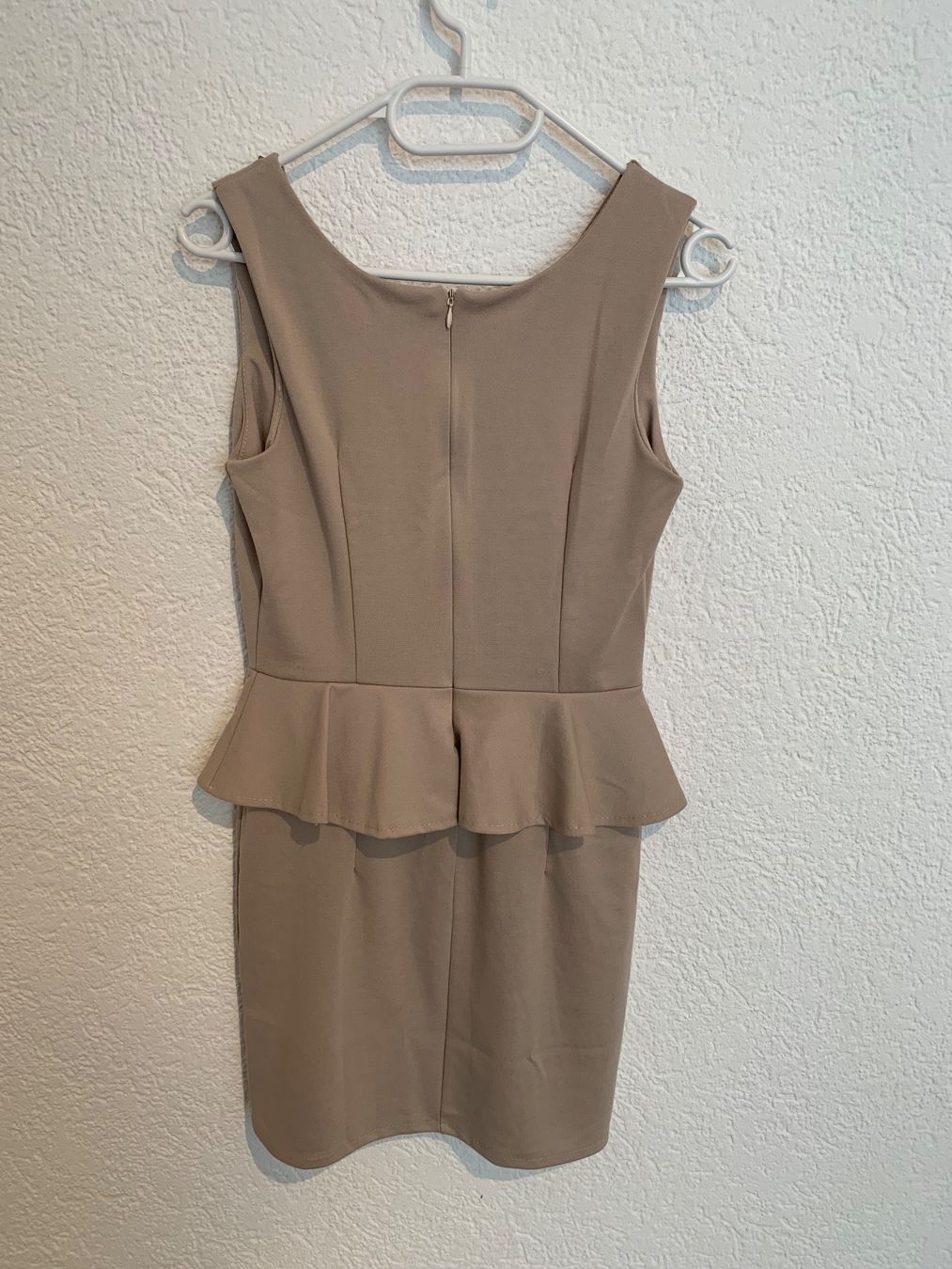 Vestiti: Kleid Beige Nieten Gold Gr. S – Usato da Fislisbach venduto da KolibriSecondhand 6
