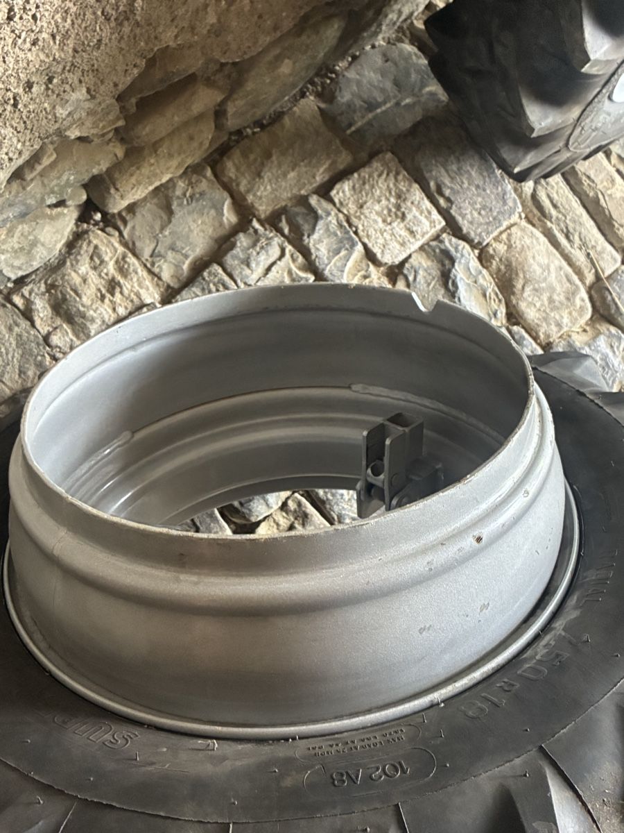 Pneumatici & Ruote complete: 1paar gebrauchte 210/95r18  doppelrad aebi Reform Schiltrac – Usato da Schangnau venduto da UeliK0102 4