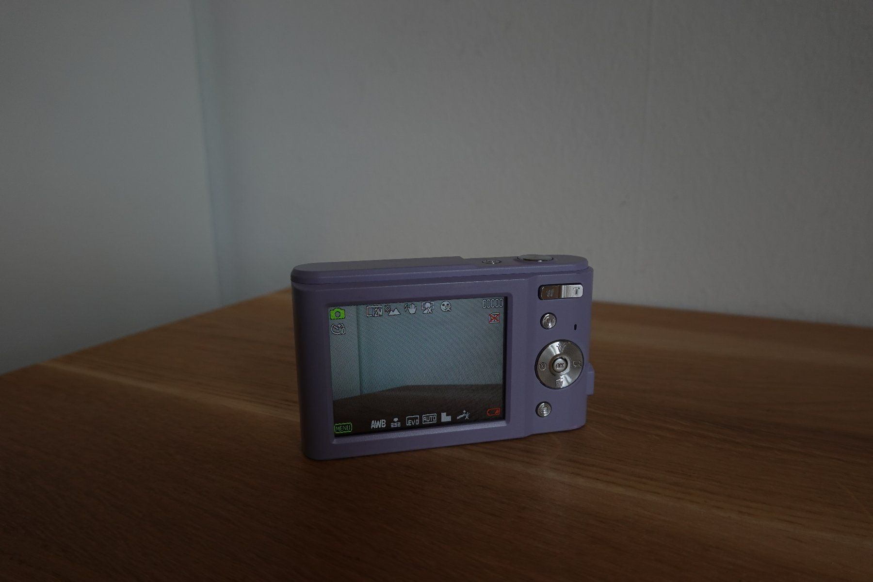 Fotocamera: Digitalkamera Vintage Effekt Y2K - Lila – Usato da Fribourg venduto da mar_9vlt 2