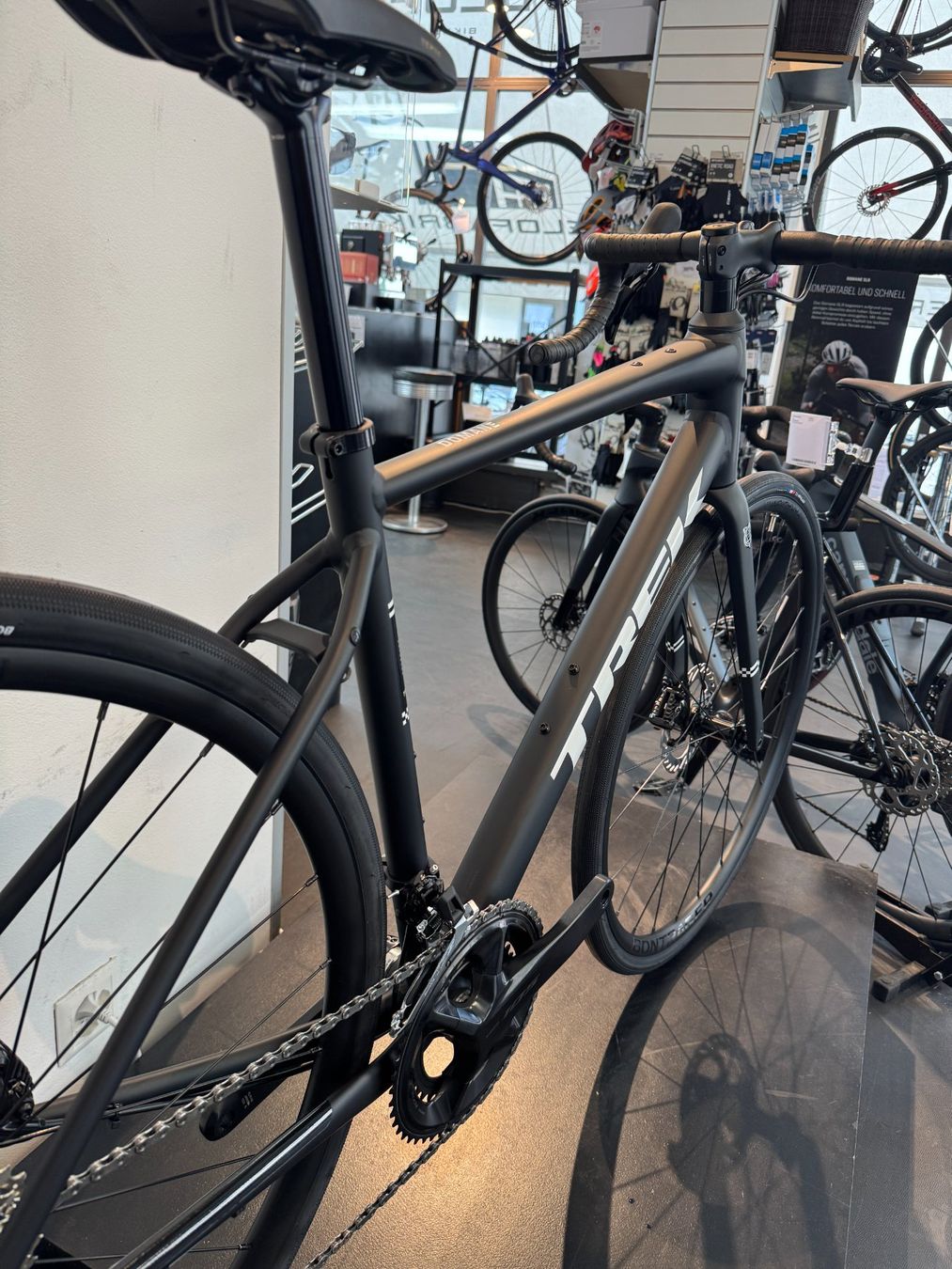 Trek Biciclette: TREK Domane AL 5 Gen 4, Grösse 49cm – Nuovo e nell'imballaggio originale da Zürich venduto da Velofabrik01 2